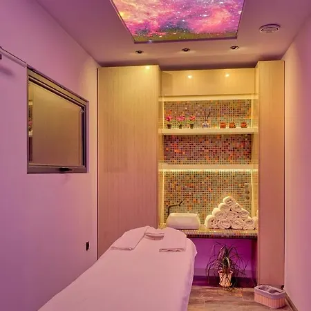 Hello Hissar מלון דירות היסריה