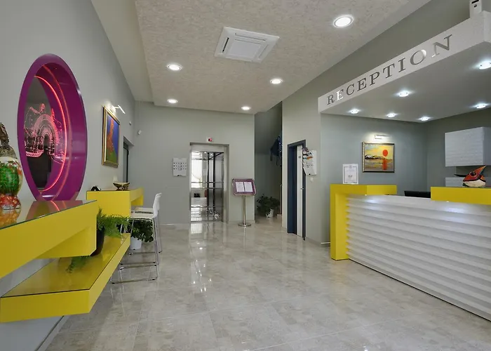 Aparthotel Hello Hissar 2*